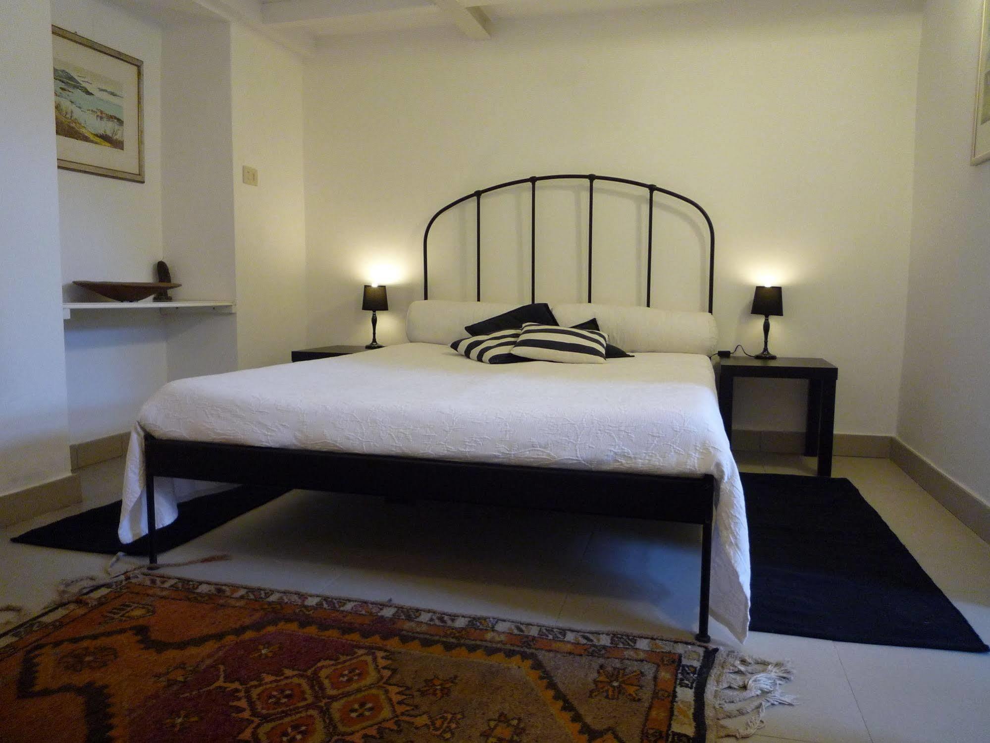 Il Parco E Gli Affreschi Apartment Varese Ngoại thất bức ảnh