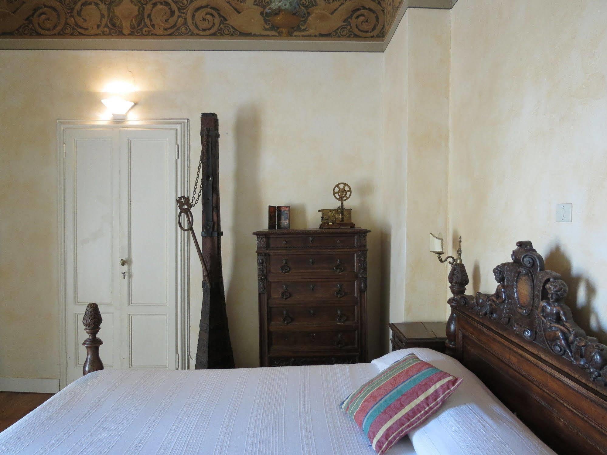 Il Parco E Gli Affreschi Apartment Varese Ngoại thất bức ảnh